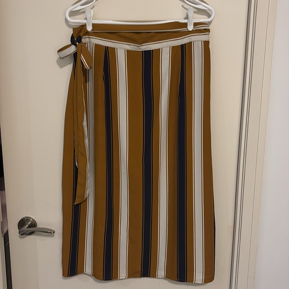Midi Wrap Skirt - Size XL. Porridge Clothing for Anthropology - Picture 2 of 4
